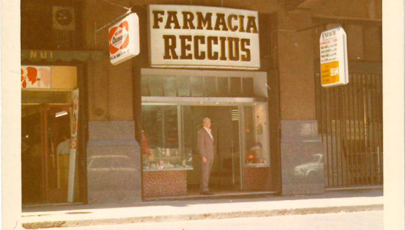 Fachada original de la farmacia